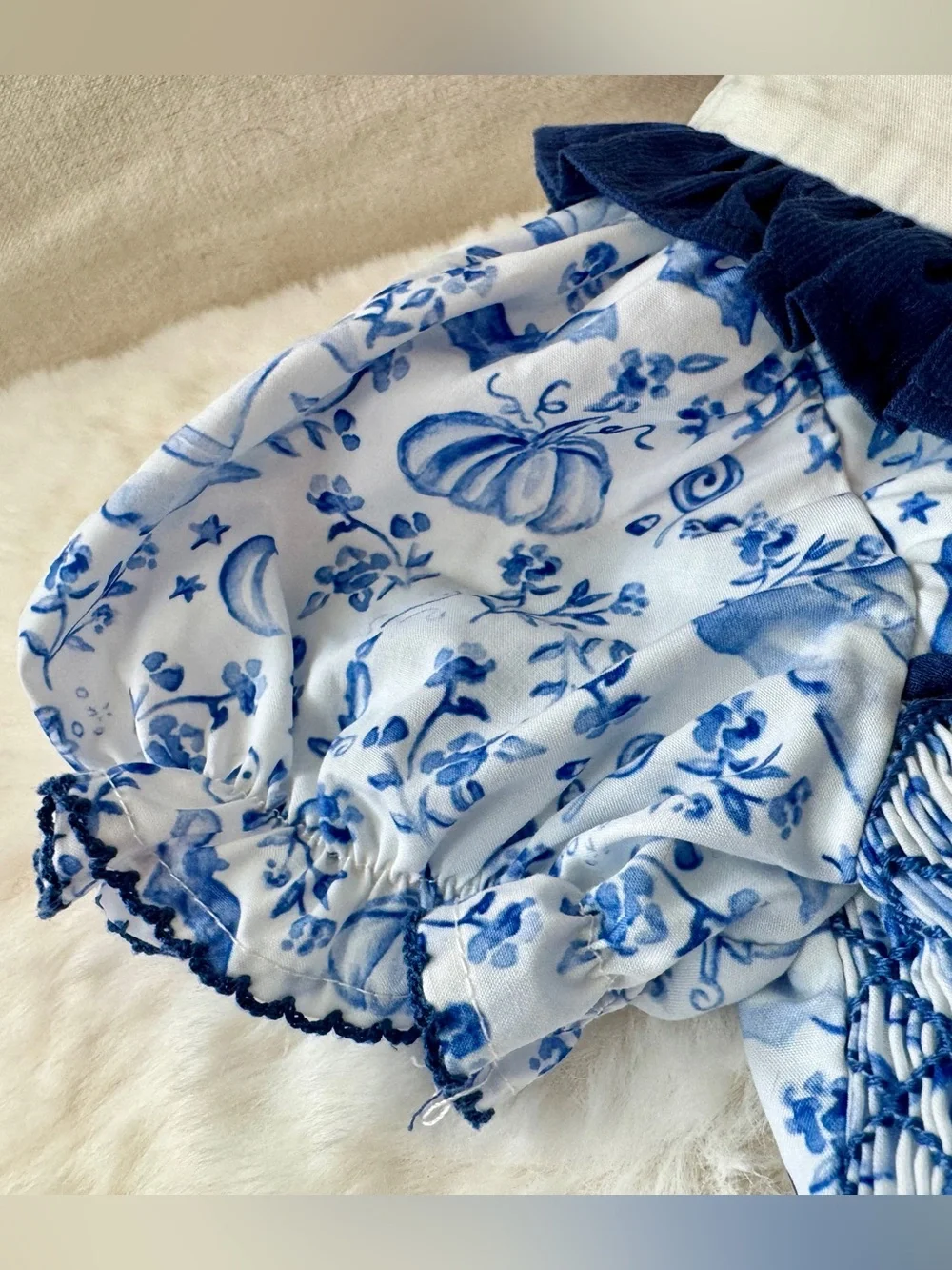 Smockingbird Girls, Sz 4, Blue & White Smocked Halloween Motif Dress